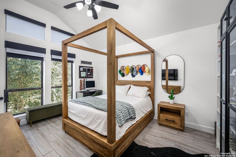 Furnished interior view inside a new home in Vintage Oaks, New Braunfels (Image 17). Furnished interior view inside a new home in Vintage Oaks, New Braunfels (Image 17).