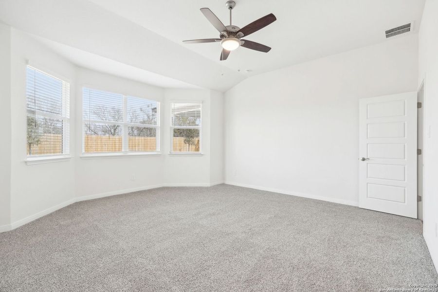 Spacious, unfurnished interior of a new home in Carmel Ranch, Schertz (Image 21).
