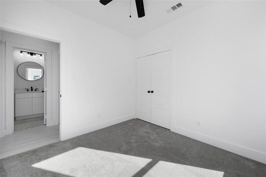 Spacious, unfurnished interior of a new home in , Sulphur Springs (Image 16).