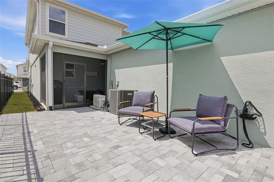 Exterior details and patio area of a home in Winding Meadows, Apopka (Image 4).