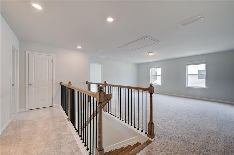 Spacious, unfurnished interior of a new home in Hamilton Lakes, Lawrenceville (Image 15).