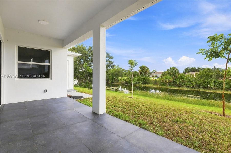 Exterior details and patio area of a home in , Cape Coral (Image 38).