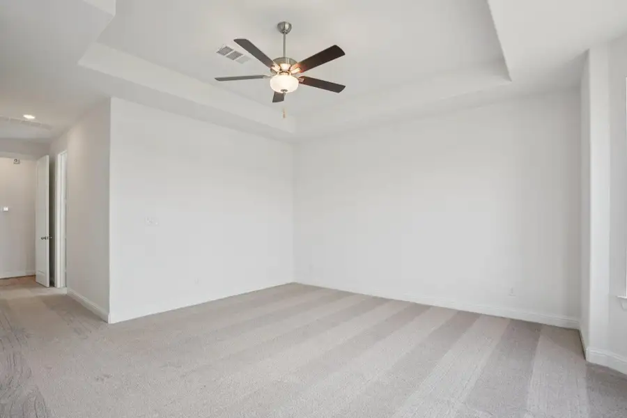 Spacious, unfurnished interior of a new home in Del Bello Lakes 60', Manvel (Image 22).