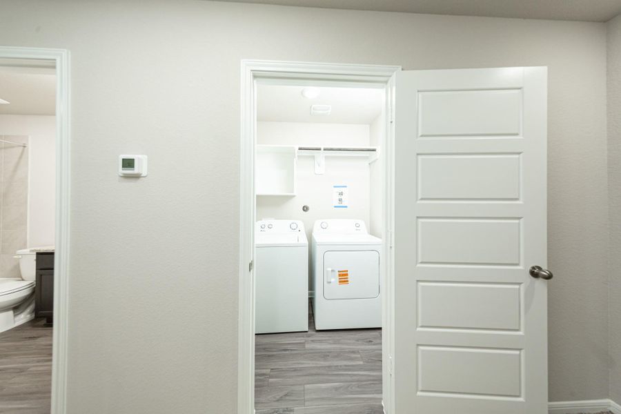 Spacious, unfurnished interior of a new home in Mackenzie Creek, Conroe (Image 18). Spacious, unfurnished interior of a new home in Mackenzie Creek, Conroe (Image 18).
