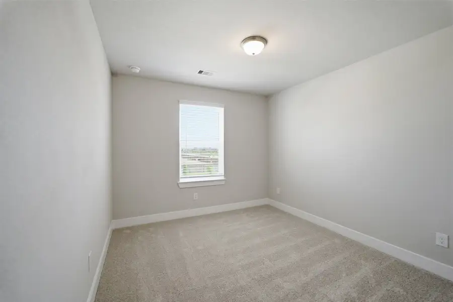 Spacious, unfurnished interior of a new home in Sunterra Lakes, Brookshire (Image 32). Spacious, unfurnished interior of a new home in Sunterra Lakes, Brookshire (Image 32).
