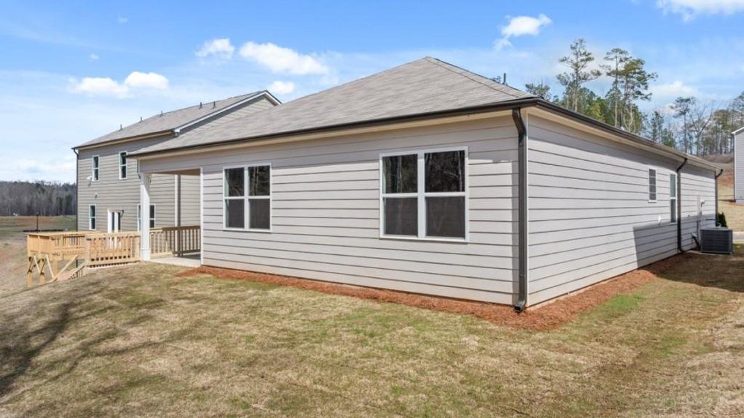 Exterior details and patio area of a home in South Wind, Union City (Image 4).