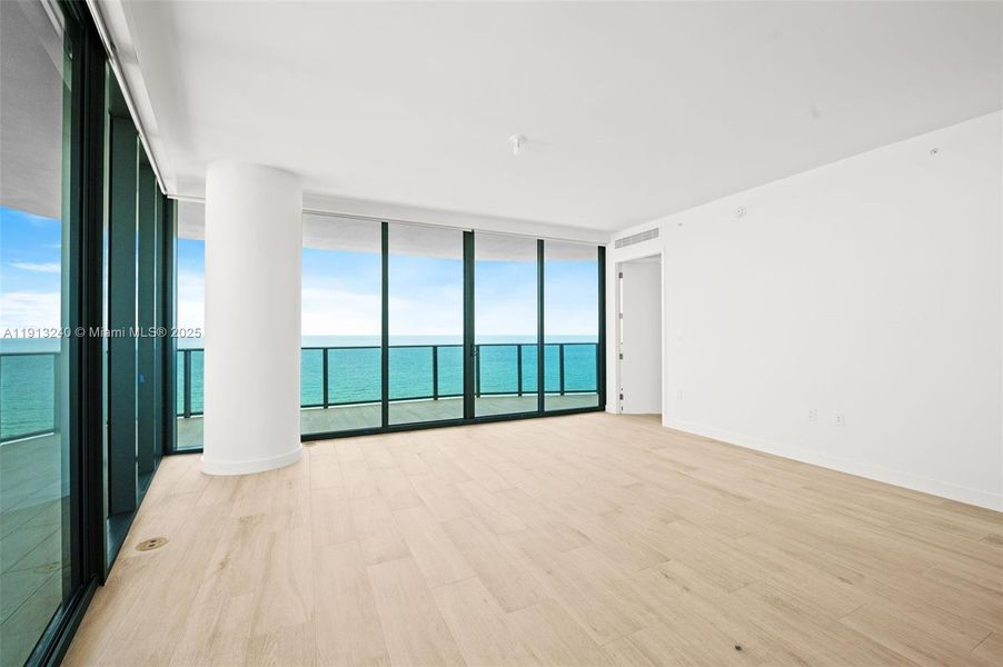 Spacious, unfurnished interior of a new home in , Pompano Beach (Image 21).