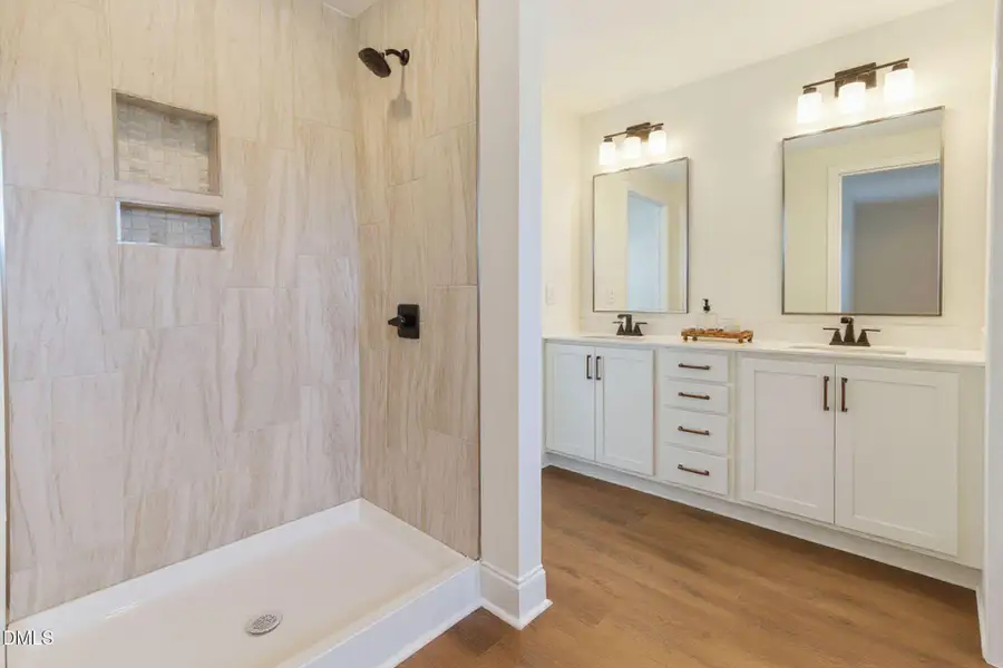 62-web-or-mls-IMG_4102RE 62-web-or-mls-IMG_4102RE