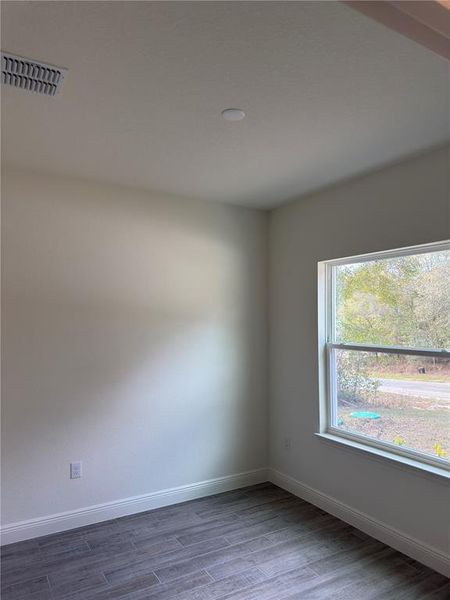 Spacious, unfurnished interior of a new home in Citrus Springs, Citrus Springs (Image 6).
