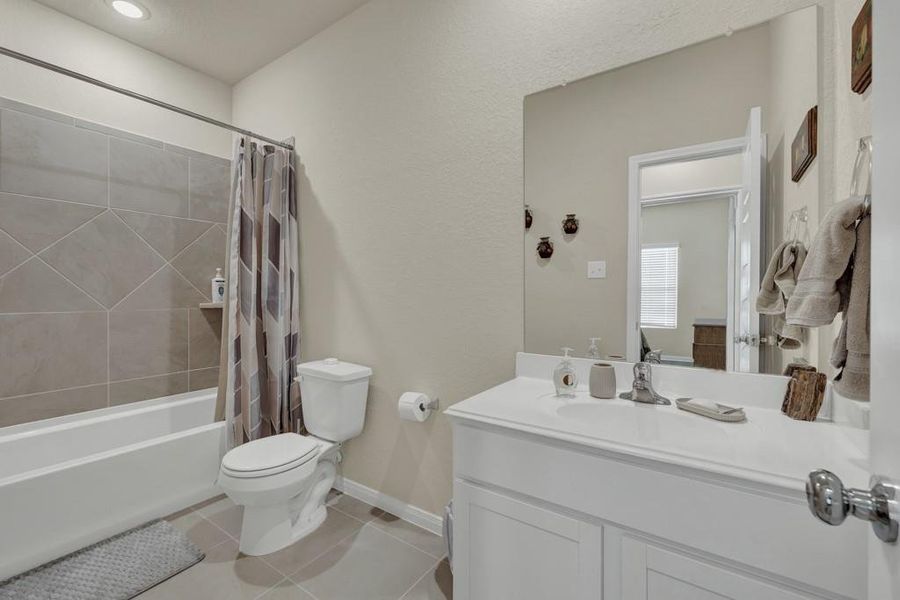 Furnished interior view inside a new home in Greenspoint Heights, Seguin (Image 17). Furnished interior view inside a new home in Greenspoint Heights, Seguin (Image 17).