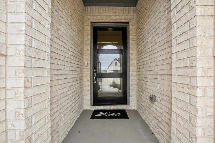 Exterior details and patio area of a home in Sienna 65', Missouri City (Image 27). Exterior details and patio area of a home in Sienna 65', Missouri City (Image 27).