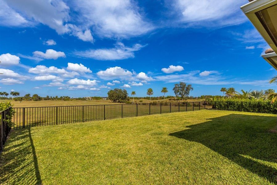 Exterior details and patio area of a home in Tesoro Club, Port St. Lucie (Image 26).