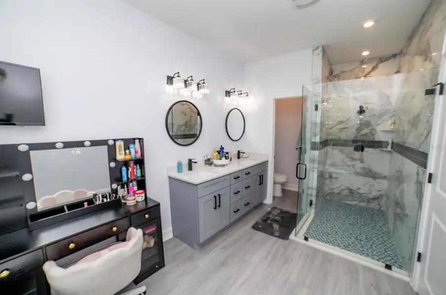 Furnished interior view inside a new home in , Lake Wales (Image 4).