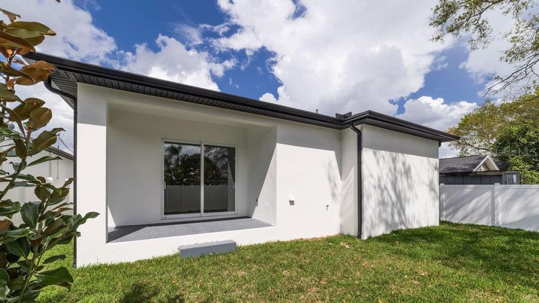Exterior details and patio area of a home in , Tampa (Image 23).