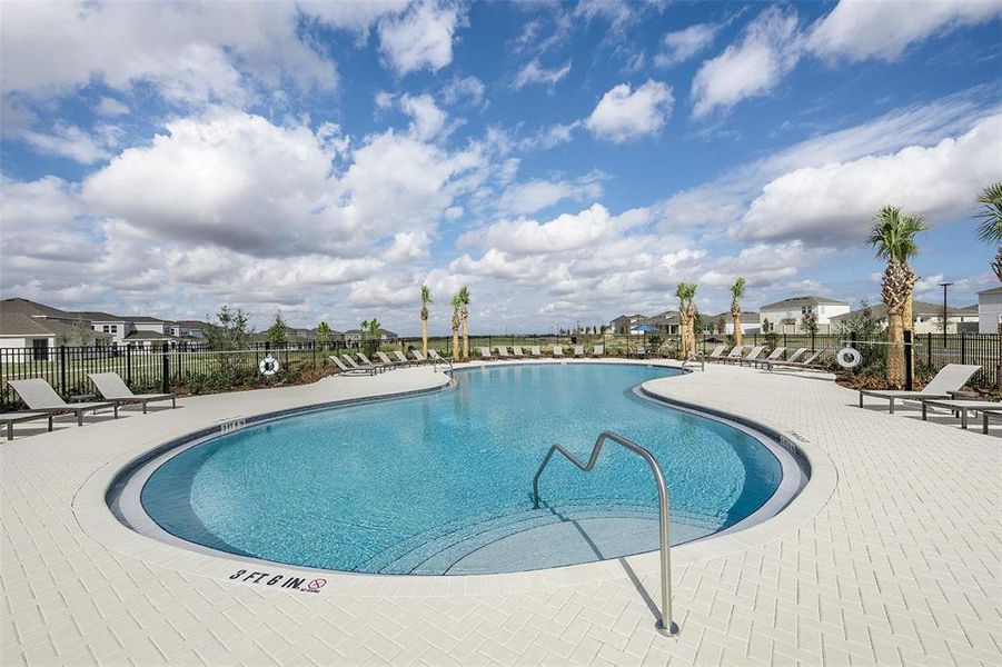 Community amenities in Waterstone, Groveland (Image 14).