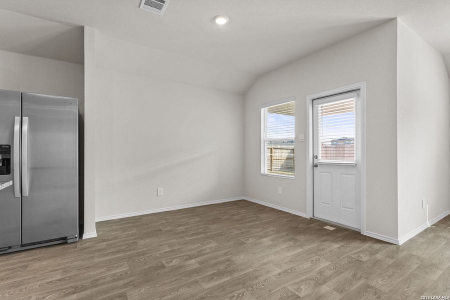 Spacious, unfurnished interior of a new home in Navarro Fields, Seguin (Image 21).