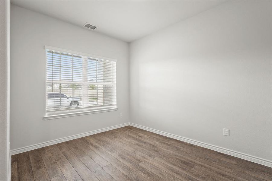 Spacious, unfurnished interior of a new home in Sycamore Landing, Fort Worth (Image 8). Spacious, unfurnished interior of a new home in Sycamore Landing, Fort Worth (Image 8).
