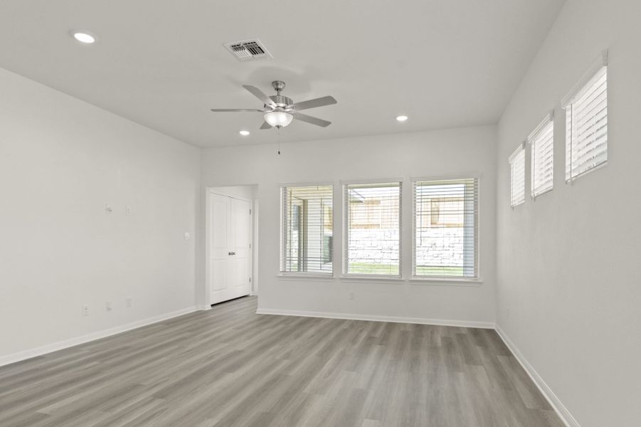 Spacious, unfurnished interior of a new home in Crosswinds, Kyle (Image 22).