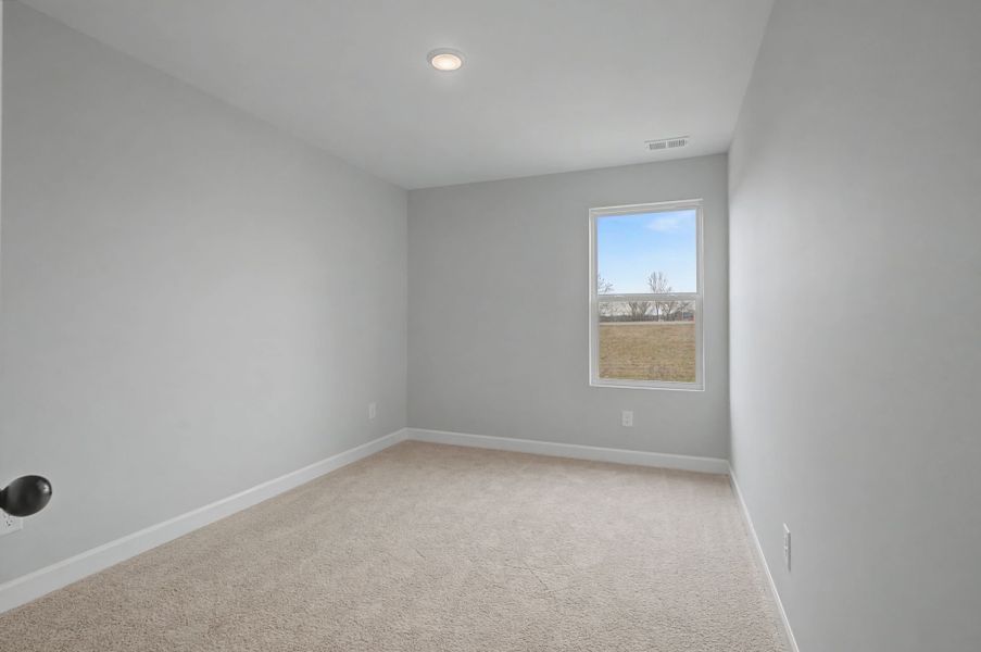 Spacious, unfurnished interior of a new home in Oxford Station, Gallatin (Image 43).