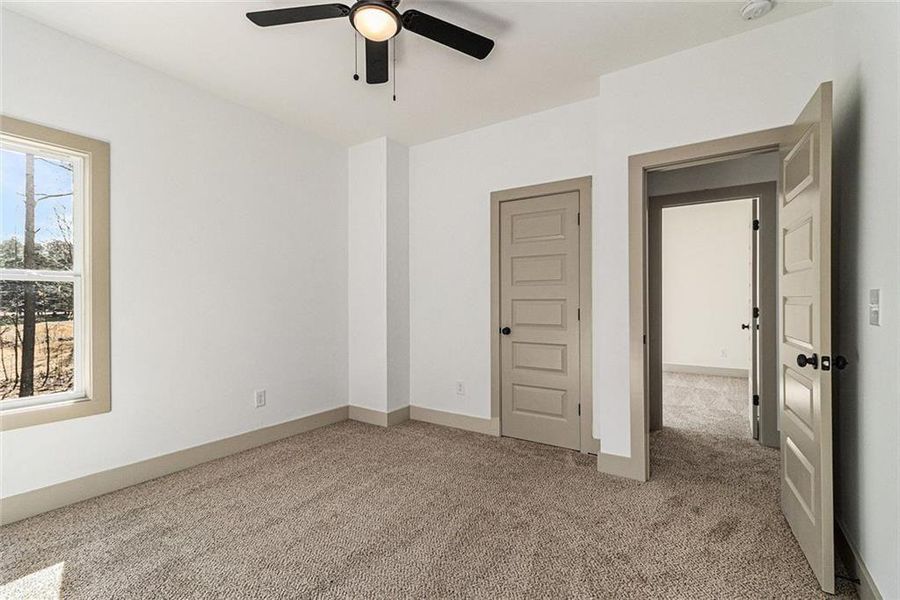 Spacious, unfurnished interior of a new home in , Oxford (Image 26).