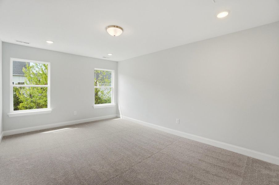 Spacious, unfurnished interior of a new home in Harrisburg Village Townhomes, Harrisburg (Image 36).