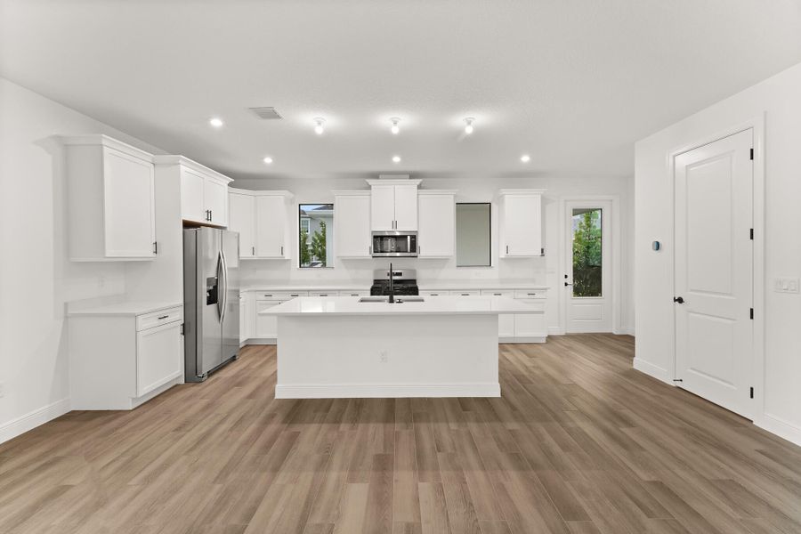 US_SEF_GLORIOSA_LOT 86_kitchen