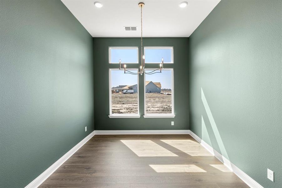 16. 9712 Talia - Dining