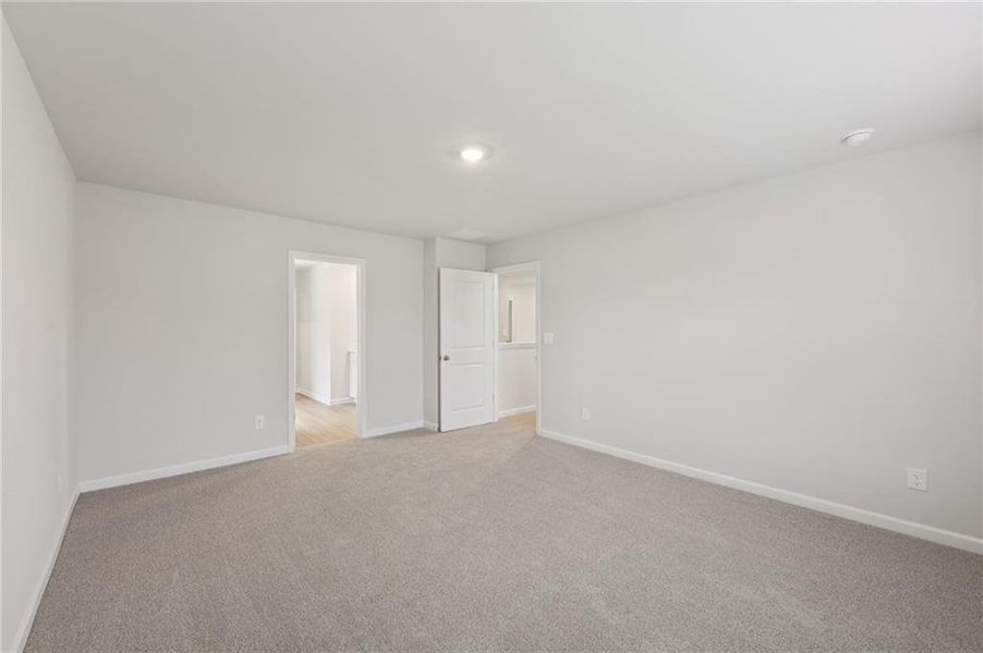 Spacious, unfurnished interior of a new home in Westmont Preserve, Powder Springs (Image 38).