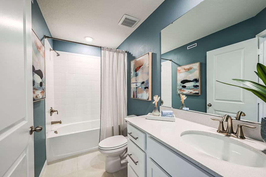 Furnished interior view inside a new home in Towns at Greenleaf, Oviedo (Image 9).