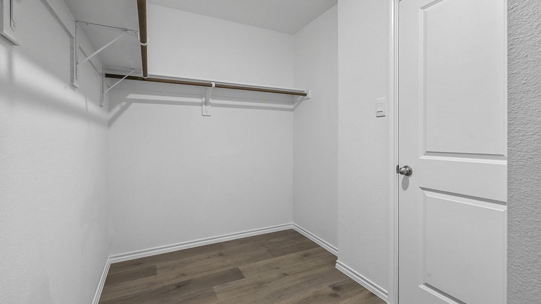 Spacious, unfurnished interior of a new home in Stonewyck Farms, Ennis (Image 20).