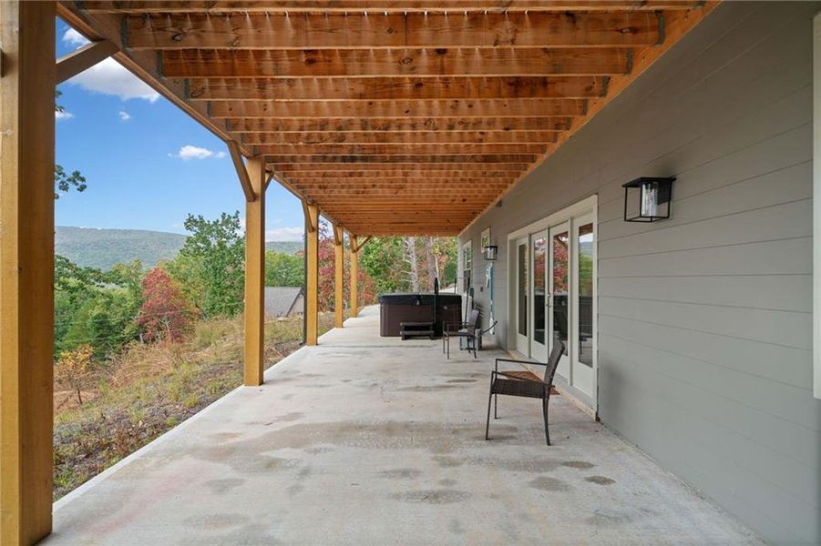 Spacious, unfurnished interior of a new home in , Waleska (Image 21).