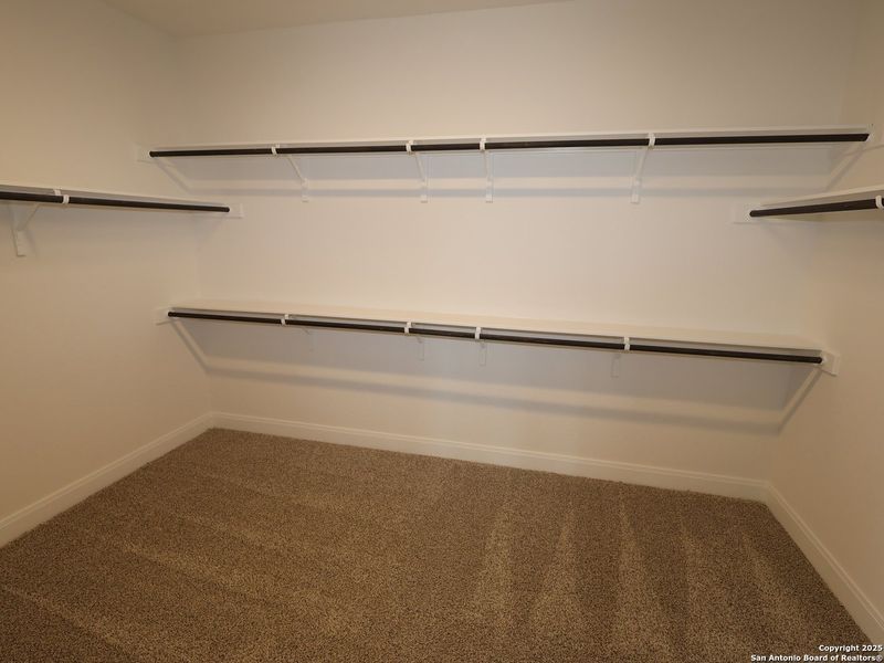 Spacious, unfurnished interior of a new home in Preserve at Annabelle Ranch, San Antonio (Image 27).