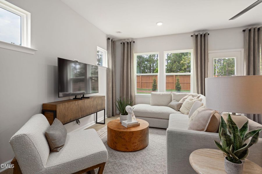 Everton Cooper (10) Everton Cooper (10)