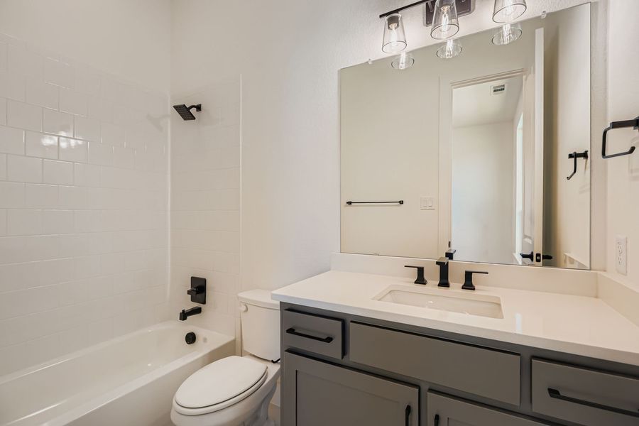 Plan 1631 Bathroom Representative Image Plan 1631 Bathroom Representative Image