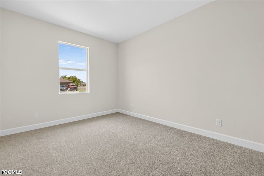 Spacious, unfurnished interior of a new home in Cape Coral, Cape Coral (Image 17).