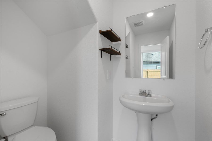 Furnished interior view inside a new home in Santa Fe, Cleveland (Image 8). Furnished interior view inside a new home in Santa Fe, Cleveland (Image 8).