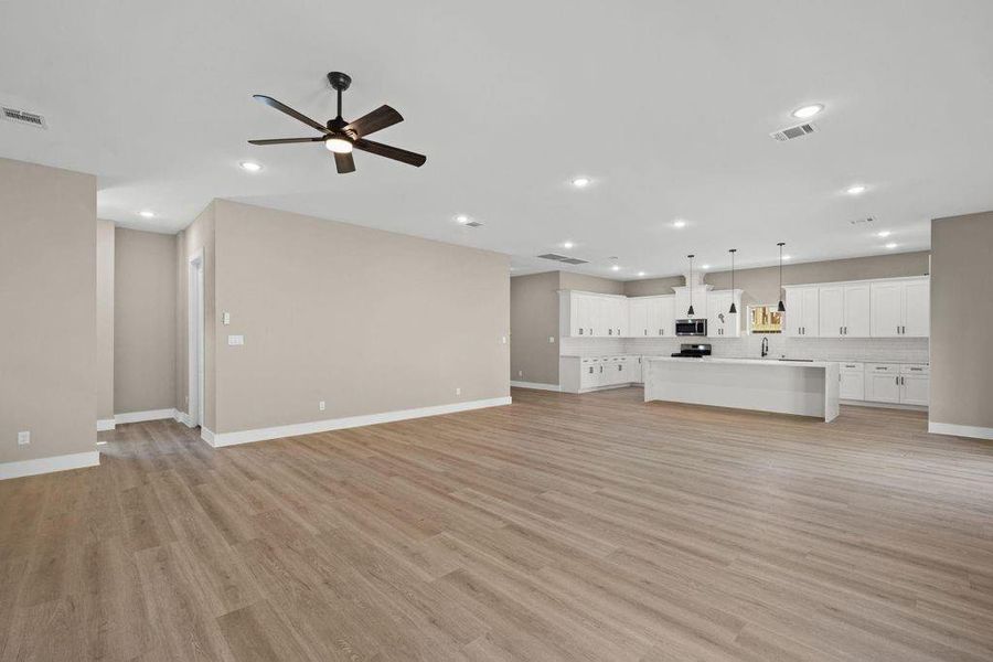 Spacious, unfurnished interior of a new home in , Spring (Image 4).