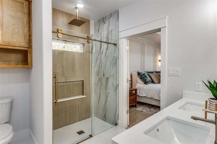 Furnished interior view inside a new home in , Fort Worth (Image 10).