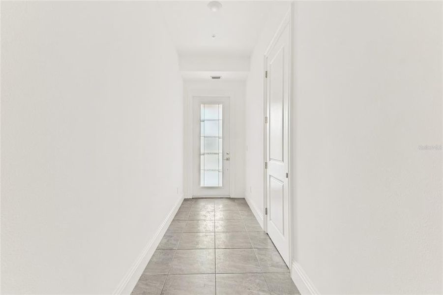 Spacious, unfurnished interior of a new home in , Lakewood Ranch (Image 30).