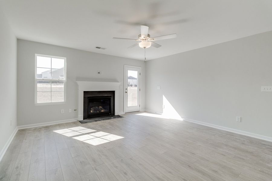 Spacious, unfurnished interior of a new home in Ellington, Elgin (Image 17).