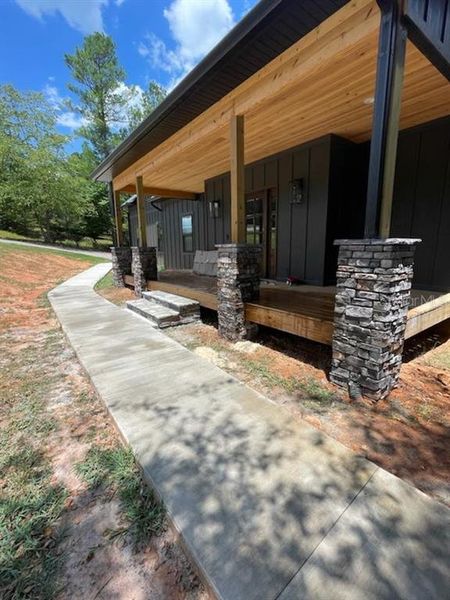 Exterior details and patio area of a home in , Blairsville (Image 3).