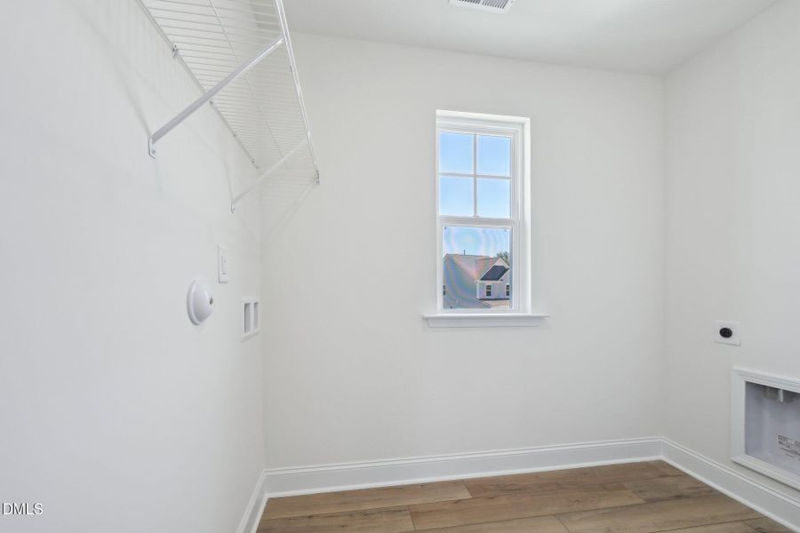 29-web-or-mls-Willow Cameron Wy-3004-027