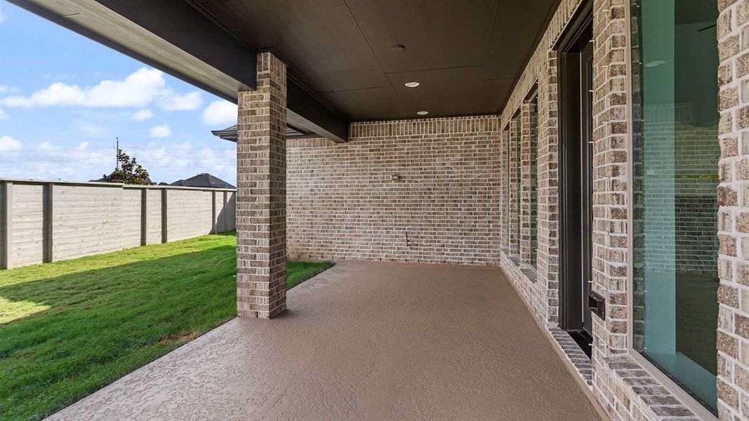 Exterior details and patio area of a home in Legacy, League City (Image 3).