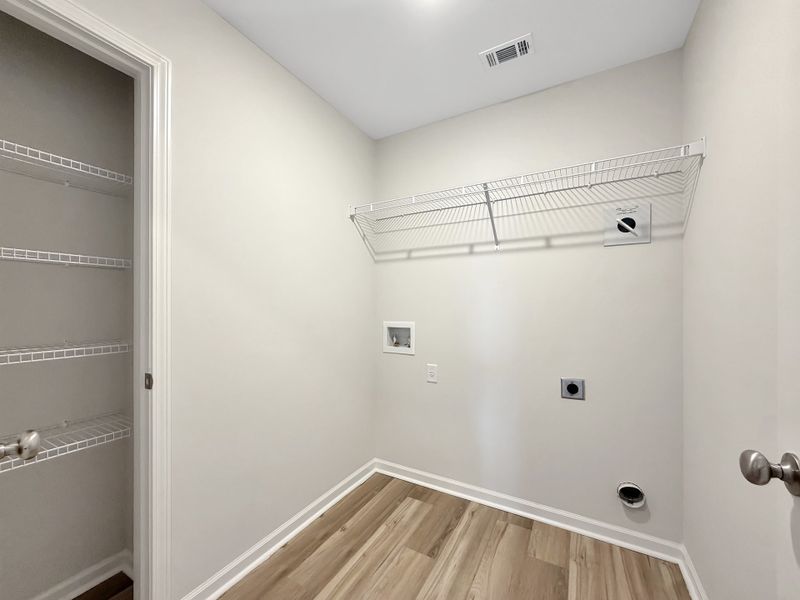 Spacious, unfurnished interior of a new home in Doctor's Creek, Ludowici (Image 14).