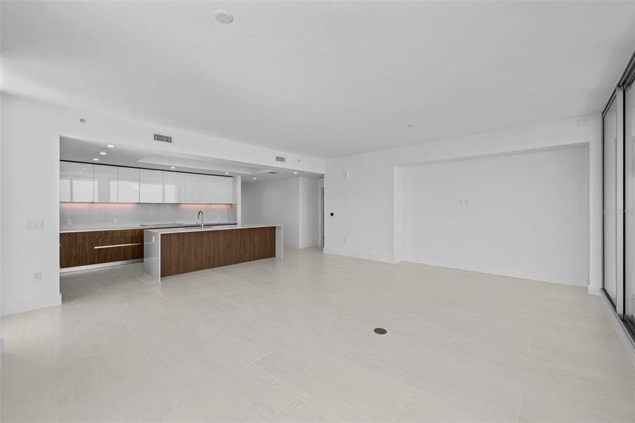 Spacious, unfurnished interior of a new home in , Tampa (Image 24). Spacious, unfurnished interior of a new home in , Tampa (Image 24).