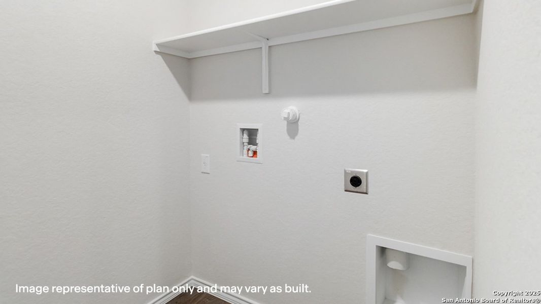 Spacious, unfurnished interior of a new home in Riverstone at Westpointe, San Antonio (Image 19).