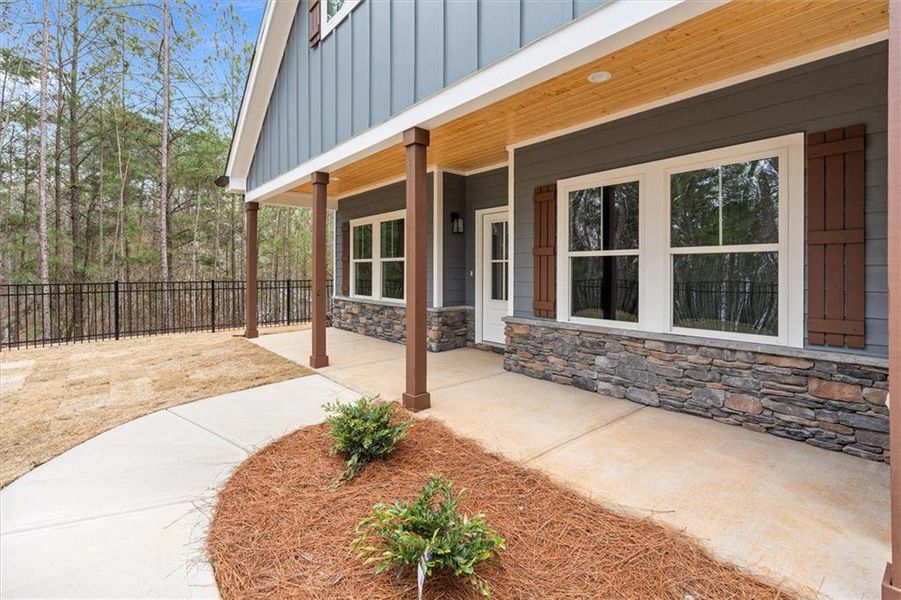 Exterior details and patio area of a home in , Villa Rica (Image 3).
