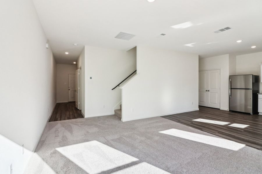 Representative unfurnished interior of a home built from the Endeavor by Starlight Homes in Sunrise at Arbor Ridge, La Vergne (Image 14).