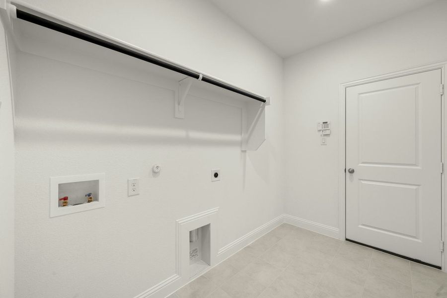 Representative unfurnished interior of a home built from the Cherry by Kindred Homes in Kentsdale Farms, DeSoto (Image 61).
