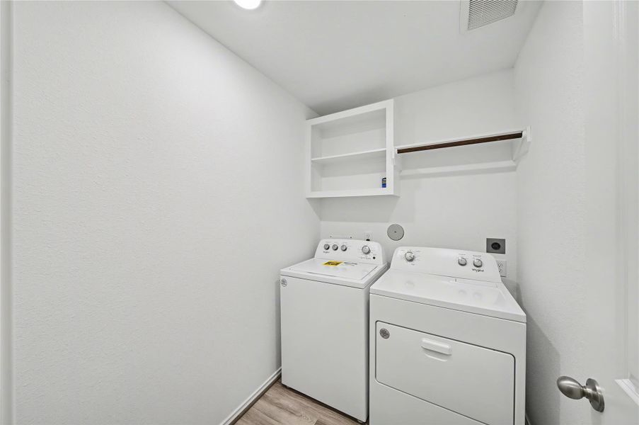 Furnished interior view inside a new home in Candela, Richmond (Image 42).